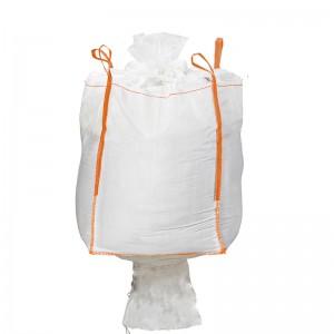 Bulk Bag with discharge spout and closing skirt
